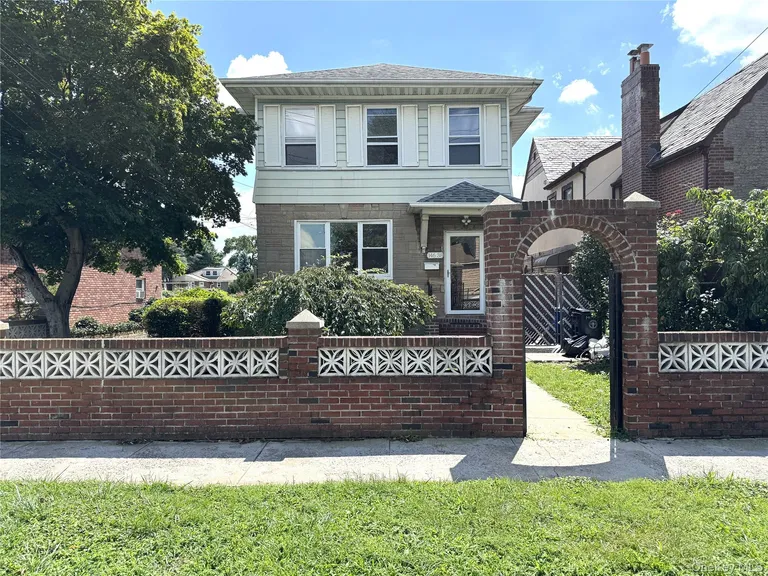 146-38 Bayside Avenue — image 1