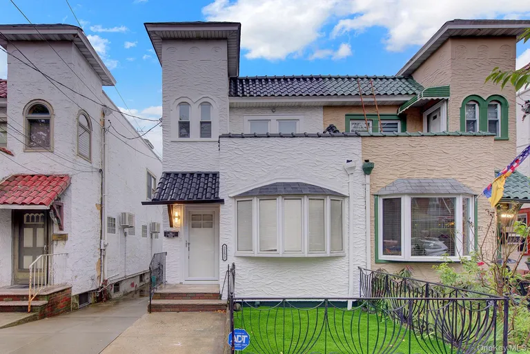 2152 35th Street — image 1