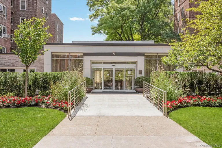 112-20 72nd DRIVE #C02 — image 1