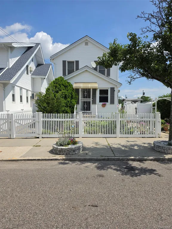 160-41 99th Street — image 1
