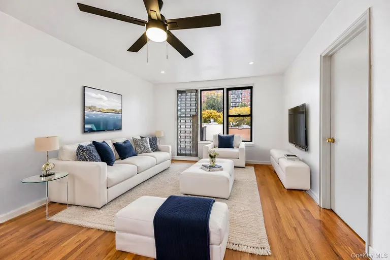 2860 Bailey Avenue #5D — image 1