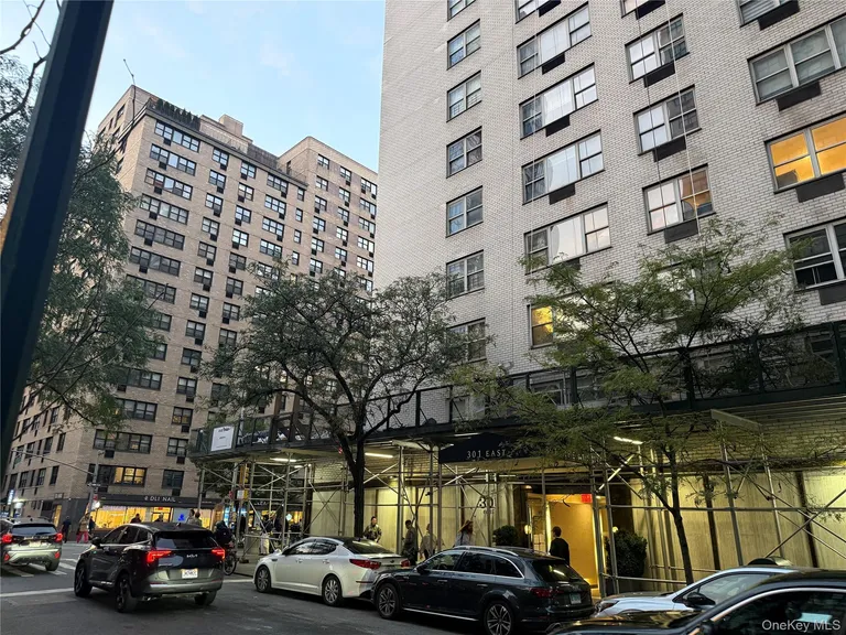 301 75th Street #5J — image 1