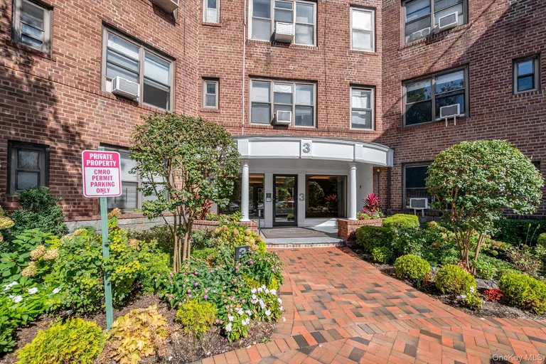 3 Townhouse Place #3A — image 1