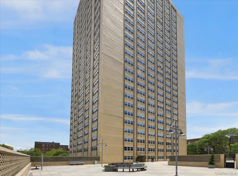 66-36 Yellowstone Blvd #18H — image 1