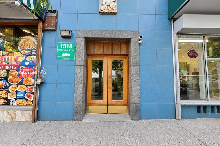 1514 Metropolitan Avenue #7G — image 1