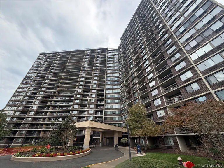2 Bay Club Drive #1Z4 — image 1