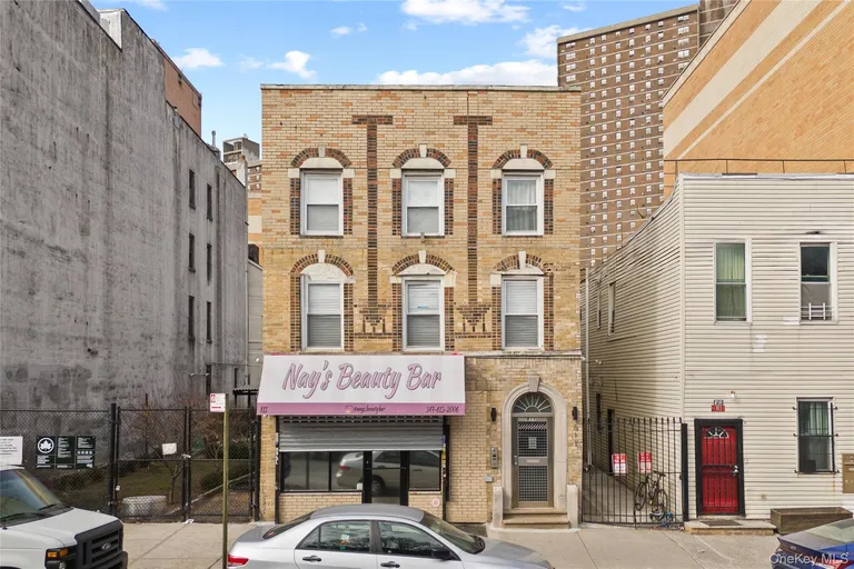 811 Courtlandt Avenue — image 1