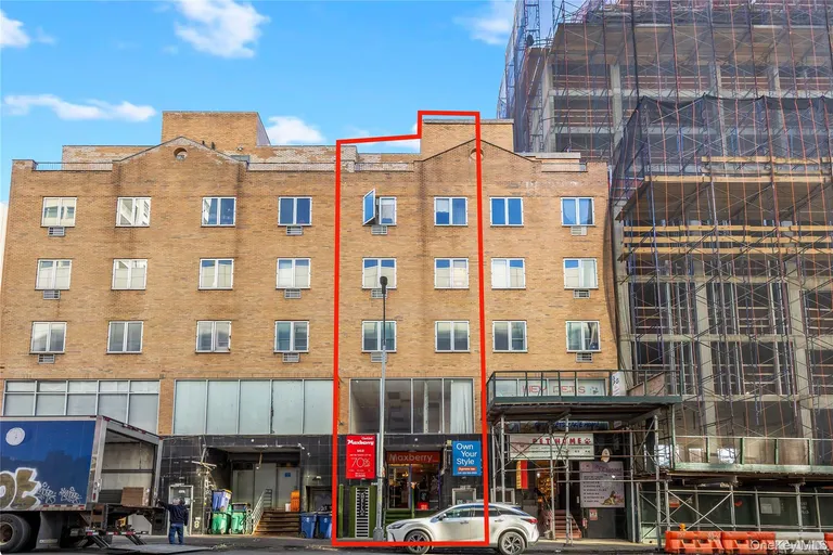 131-44 40th Road — image 1