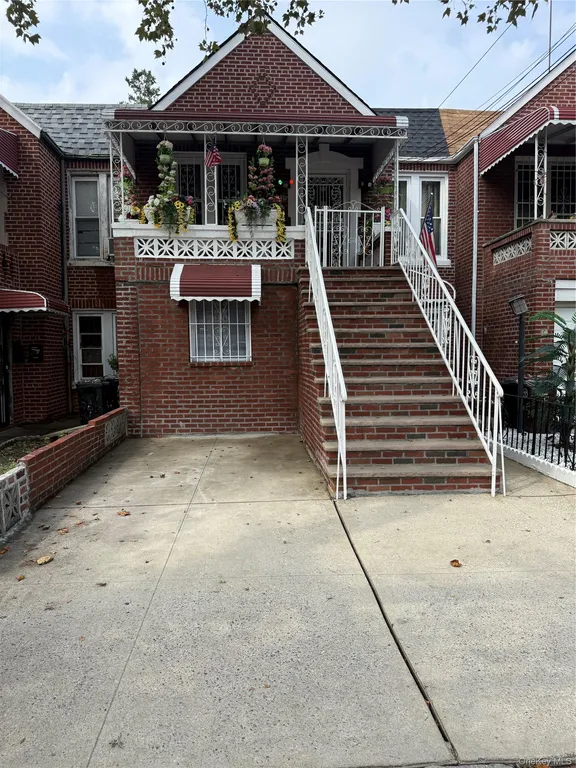 5215 Avenue H — image 1
