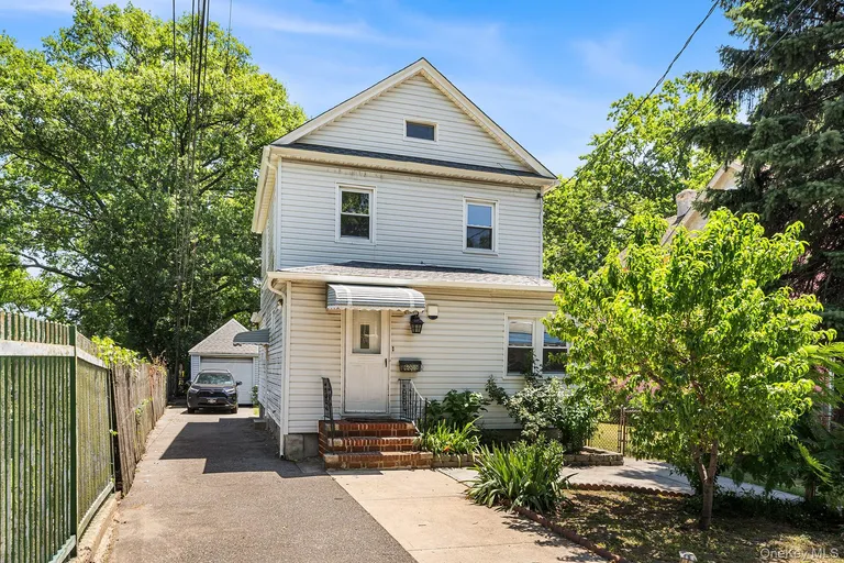 6005 168th Street — image 1