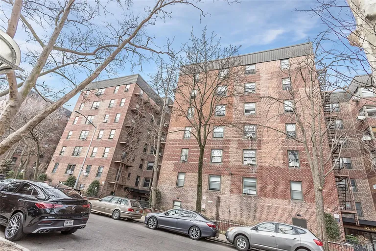 32-22 92 Street #603 — image 1