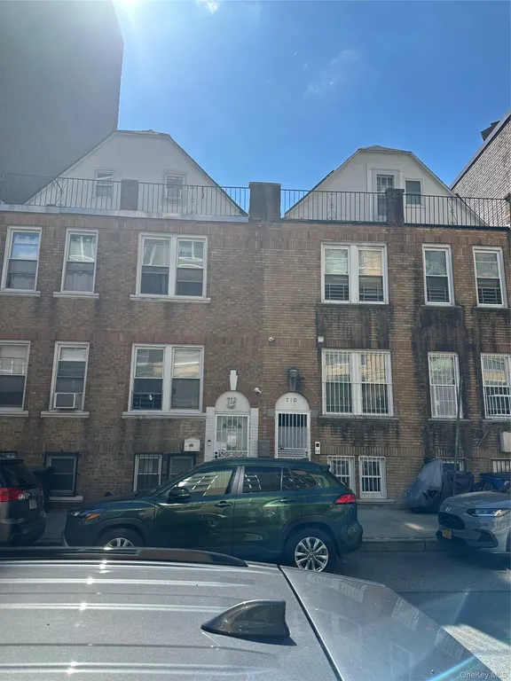 712 211th Street — image 1