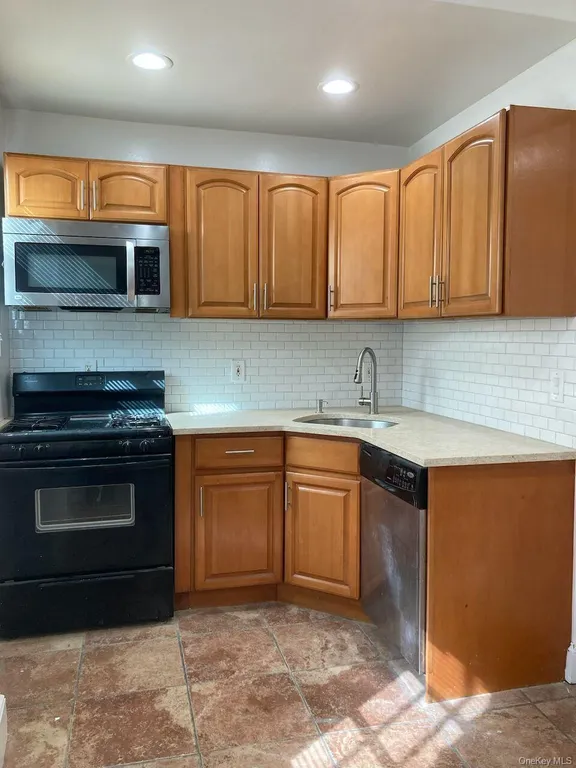 340 Bedford Avenue — image 1