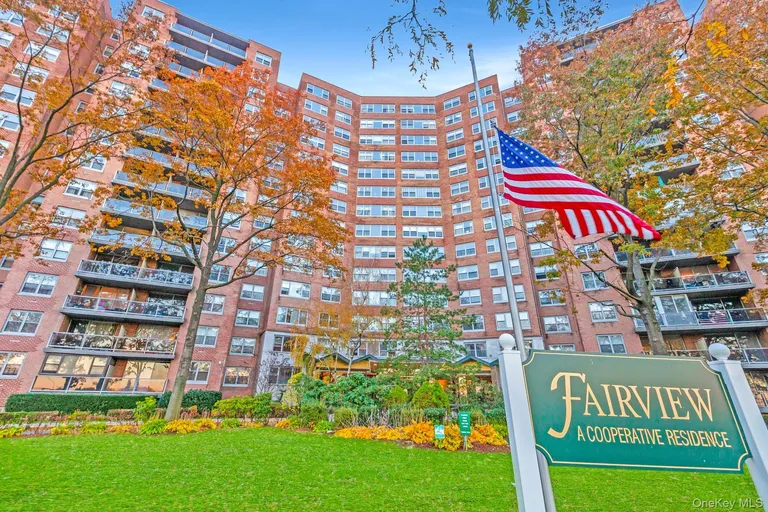 61-20 Grand Central Parkway #A1008 — image 1