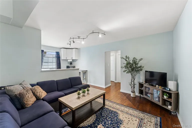 55-01 31st Avenue #1D — image 1
