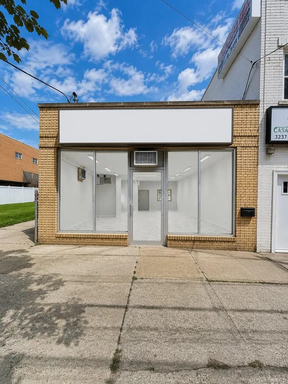 3235 Long Beach Road — image 1
