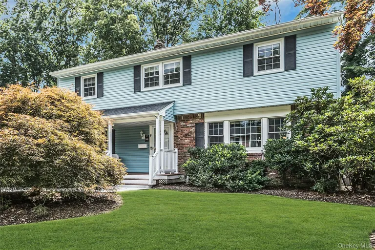 8 Lenmore Drive — image 1