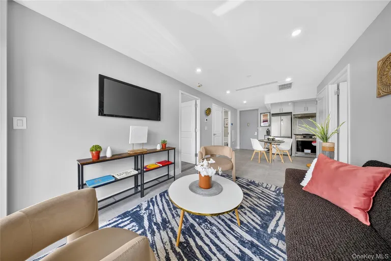 643 5th Avenue #6D — image 1