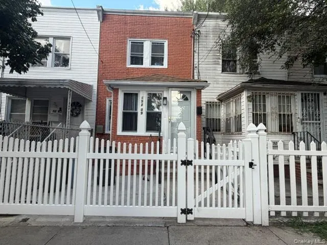 15209 118th Avenue — image 1