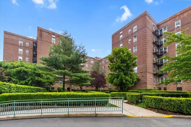 5650 Netherland Avenue #2E — image 1