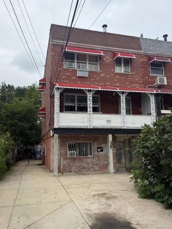 449 Castle Hill Avenue — image 1
