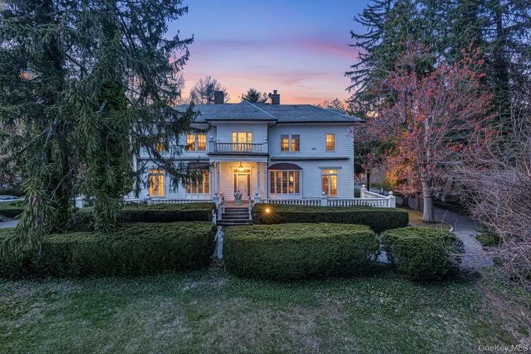 365 Shore Road — image 1