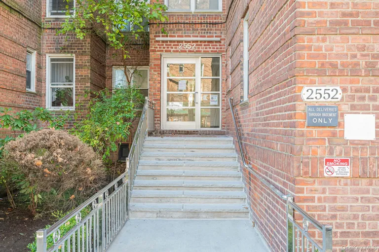 2552 7 Street #1H — image 1