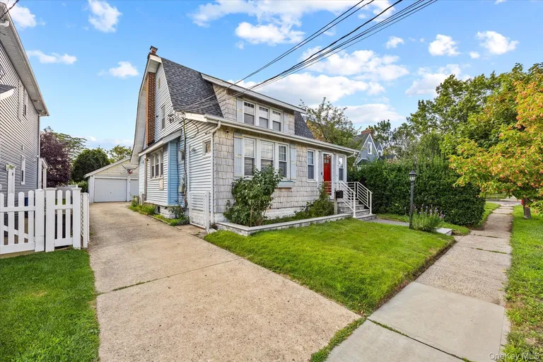 42 Corona Avenue — image 1