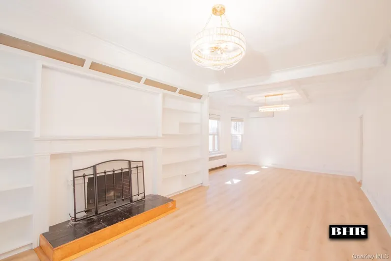 154 Beaumont Street — image 1
