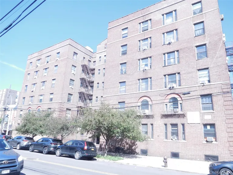 33-38 Parsons Boulevard #1H — image 1