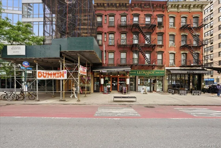 1435 2nd Avenue — image 1