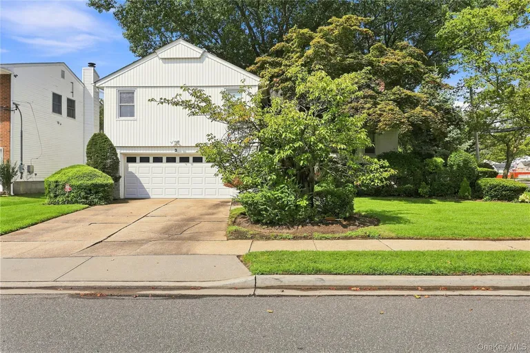 2 Longview Avenue — image 1