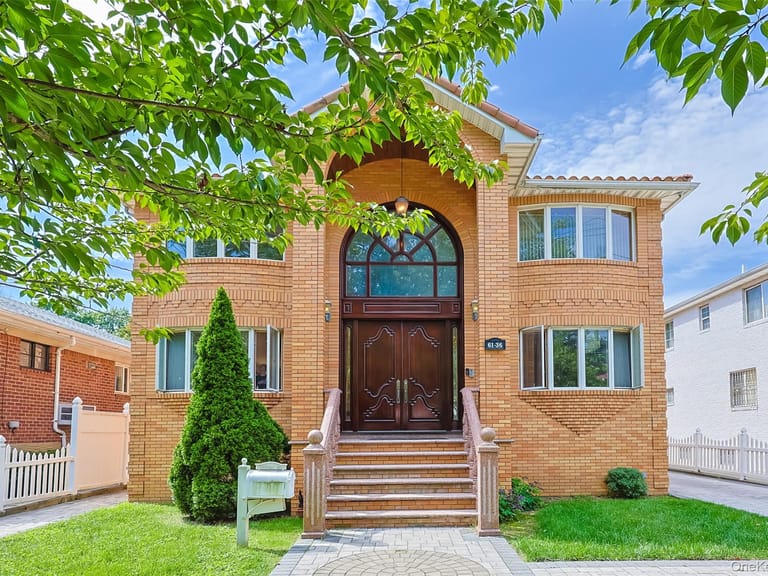 61-36 Cloverdale Boulevard