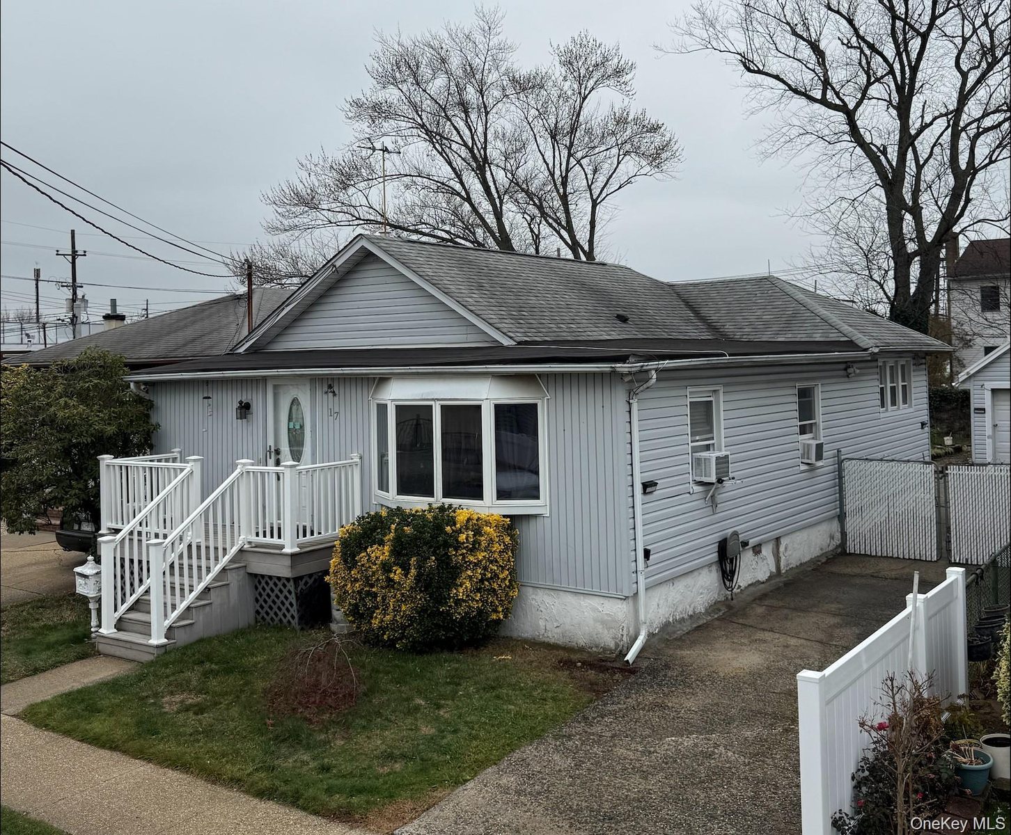 17 Litchfield Avenue — image 1