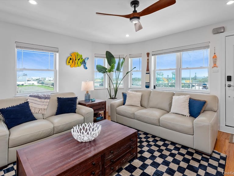 10004 Shore Front Parkway #22B 房源照片